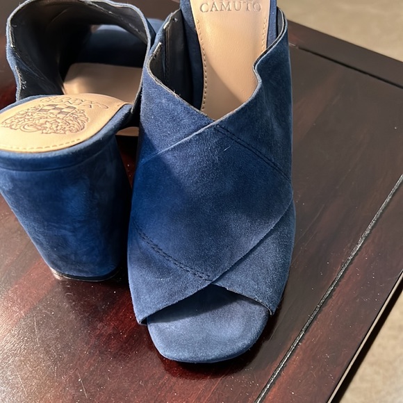 NWOT Vince Camuto Jevan Suede Shoes - Picture 2 of 12